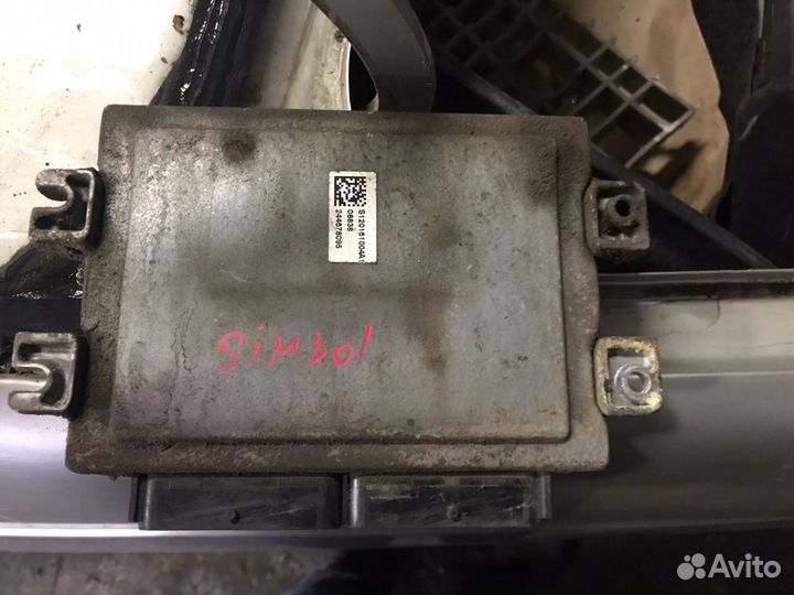 Renault Symbol блок управления двигателем