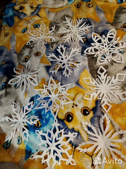 Снежинки, новогодние украшения