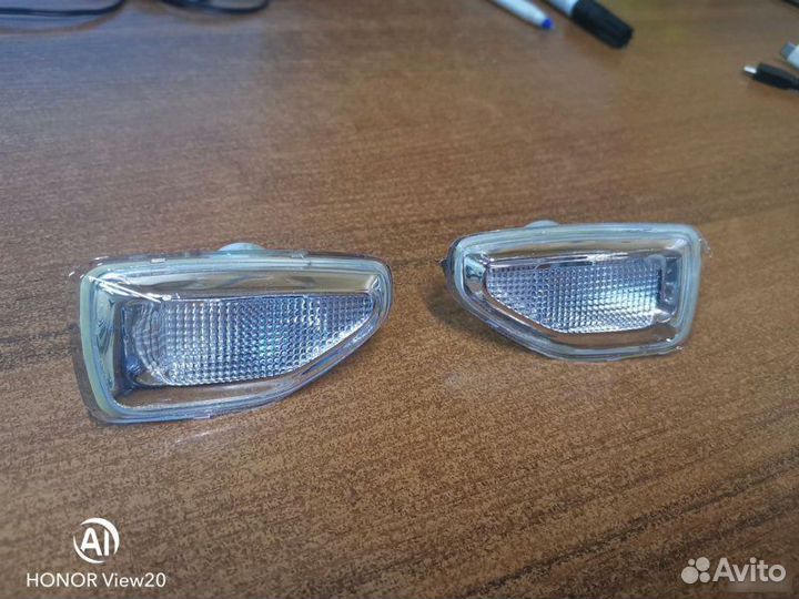 Поворотник Renault Sandero 2014