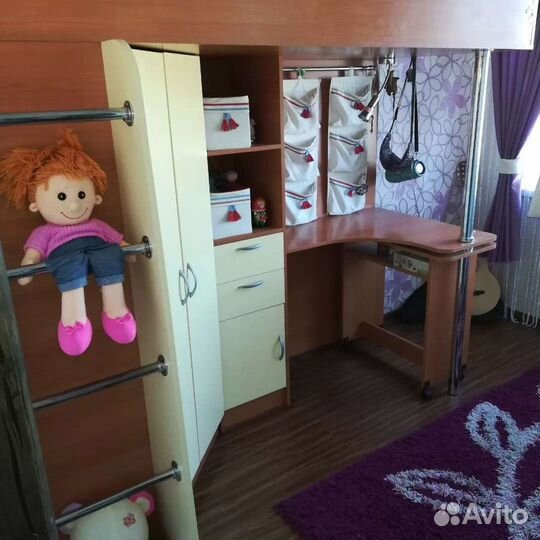 Детская кровать, шкаф, стол