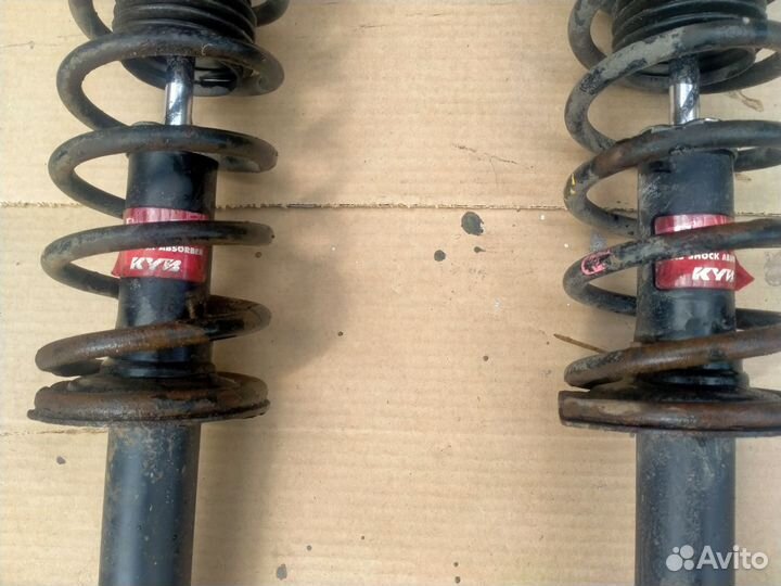 Стойки задние в сборе Mitsubishi Lancer 6