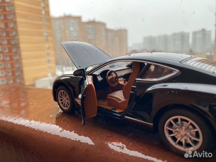 Модель металлическая Bentley Continental GT Черный