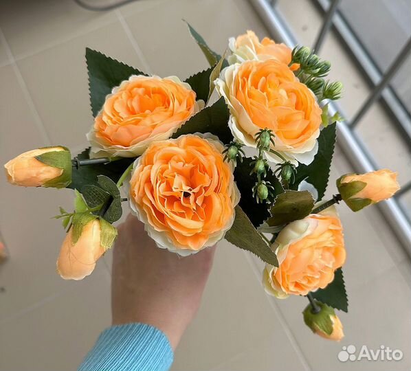 Искусственные цветы - оранжевые розочки