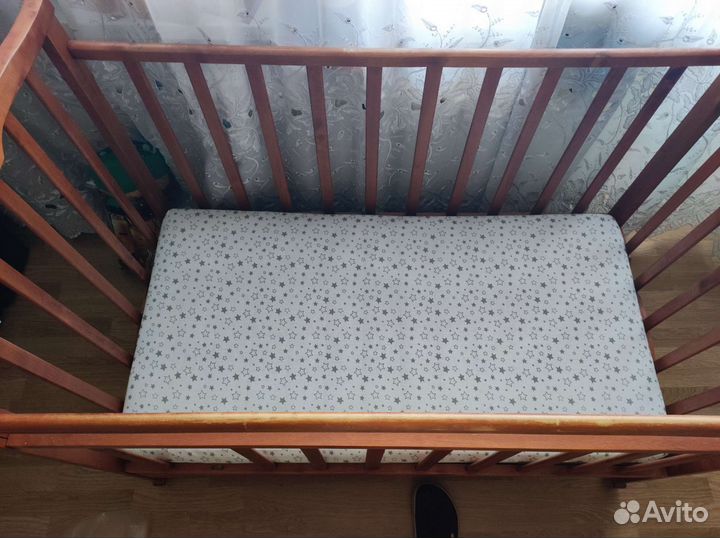 Детская кроватка