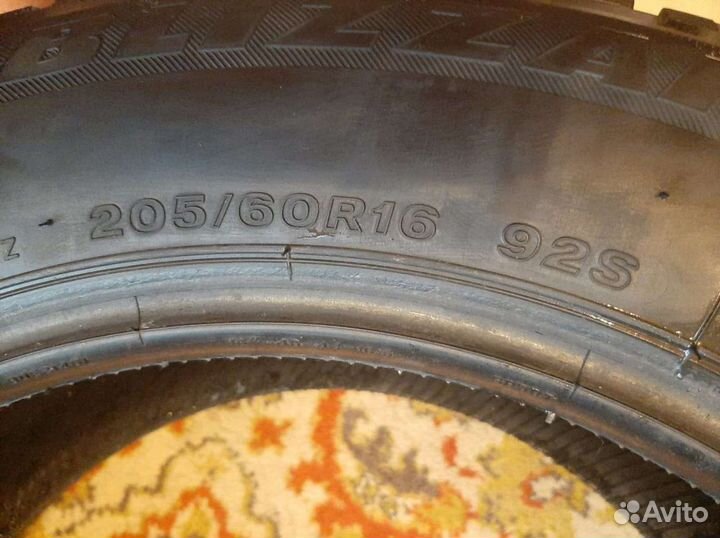 Bridgestone Blizzak Revo GZ 205/60 R16