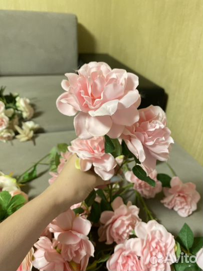 Искусственные цветы пакетом