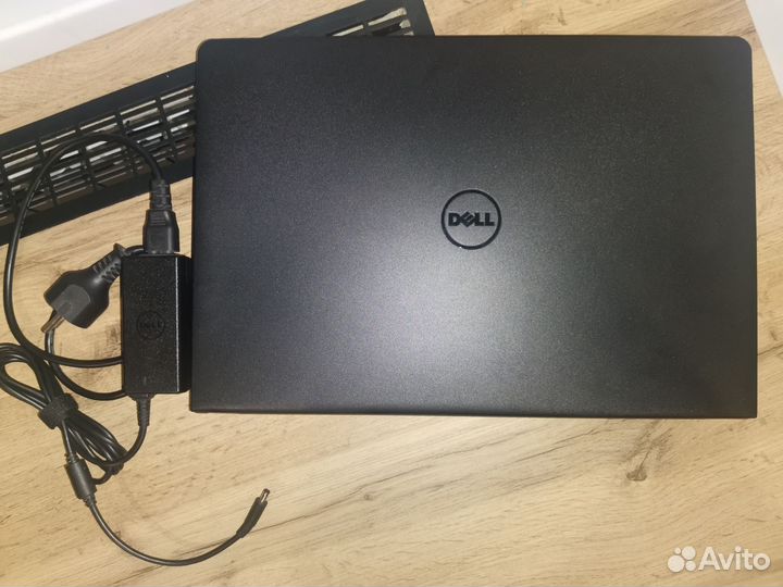 Ноутбук dell inspiron