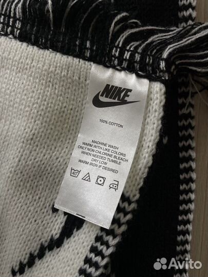 Шарф Nike Swoosh