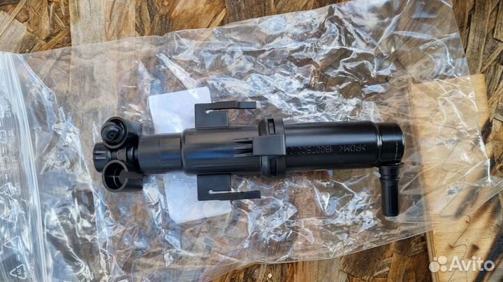 Форсунка омывателя фары Новая BMW 61677149885