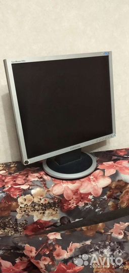 Монитор Samsung