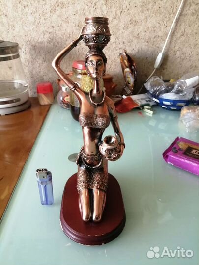 Бронзовая статуэтка девушка африканка с кувшинами