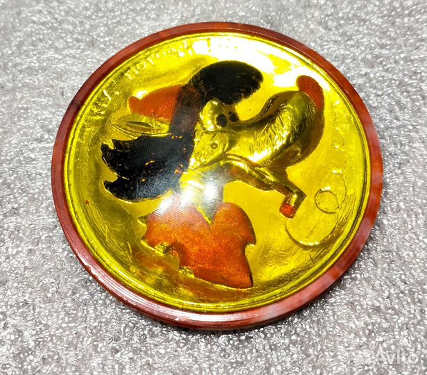 Значок Ну, погоди Волк. В колекцию