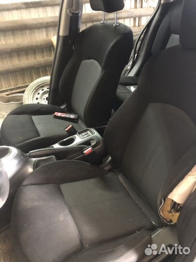 Сиденья на Nissan Juke