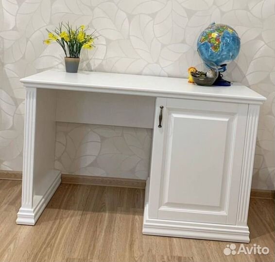 Письменный стол