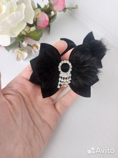 Замшевые бантики с мехом, ручная работа