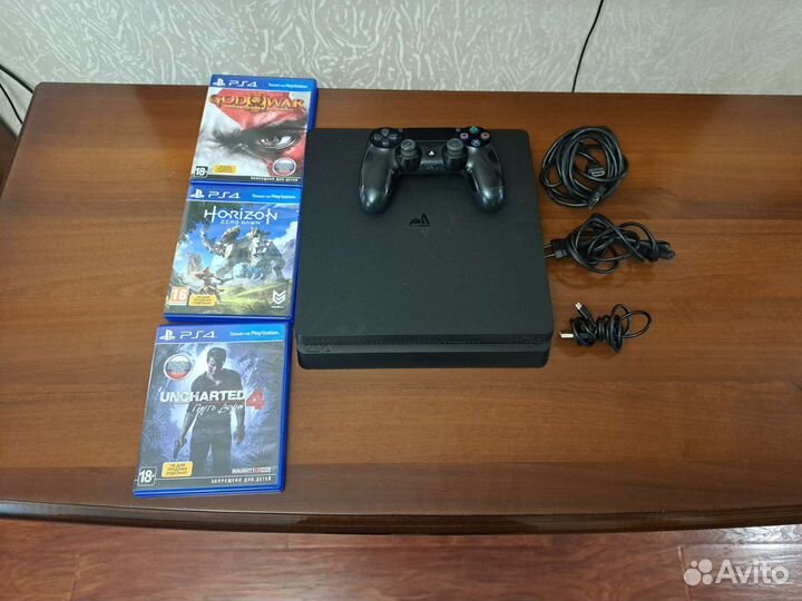 Sony PS4 slim