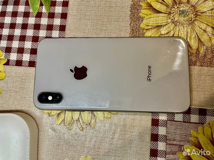 iPhone X, 64 ГБ