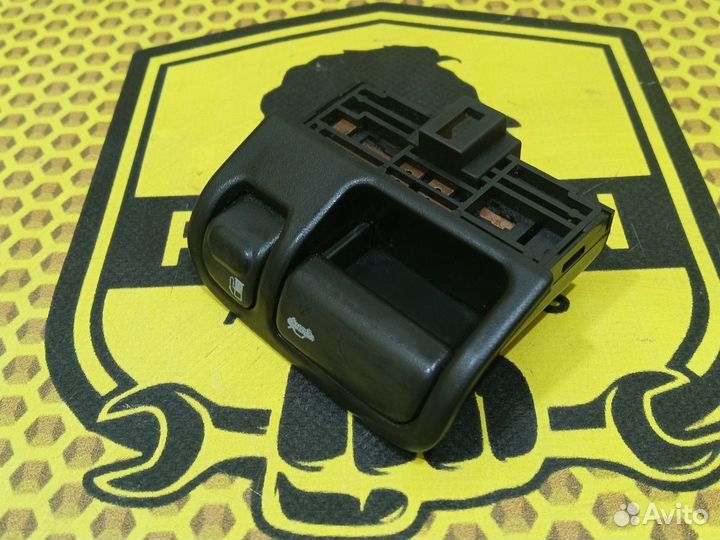 Кнопка открывания багажника/лючка бензобака Nissan Maxima