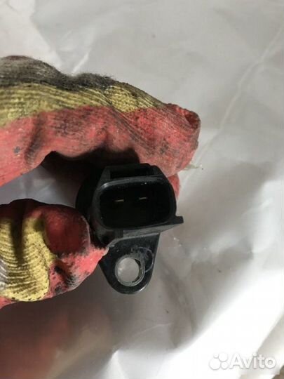 Датчик положения распредвала Toyota Voxy AZR60