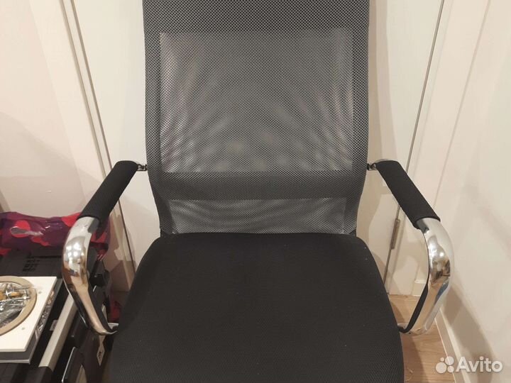 Офисные стулья бу на колесах