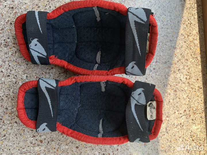 Наколенники детские и шлем