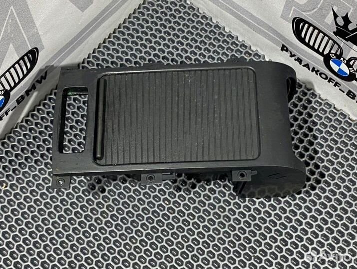 Подстаканник Bmw X5 E53 M62B46 2003