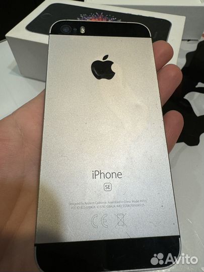 iPhone SE, 32 ГБ
