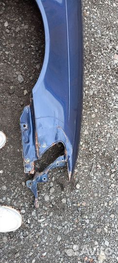 Крыло переднее правое