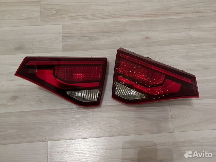 Задний левый внутренний фонарь Kia rio 4