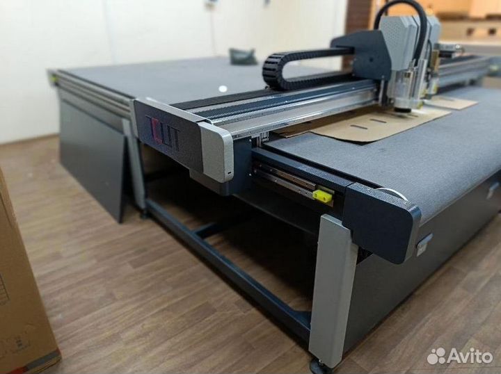 Планшетный режущий плоттер T-CUT DC