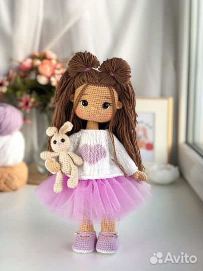 Вязаная кукла ручной работы