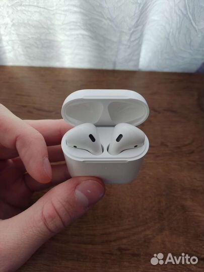AirPods 2
