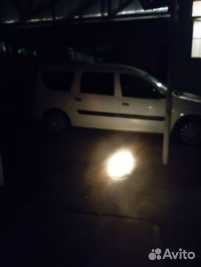 Прожектор узконаправленного света