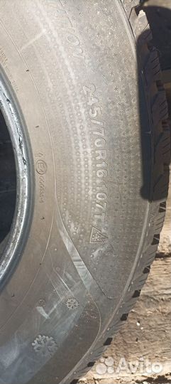 Kumho WinterCraft SUV Ice WS31 245/70 R16