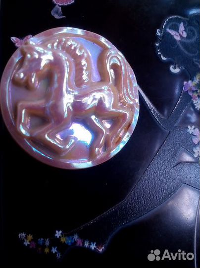 Брошь/глушеное стекло/редкая/винтаж