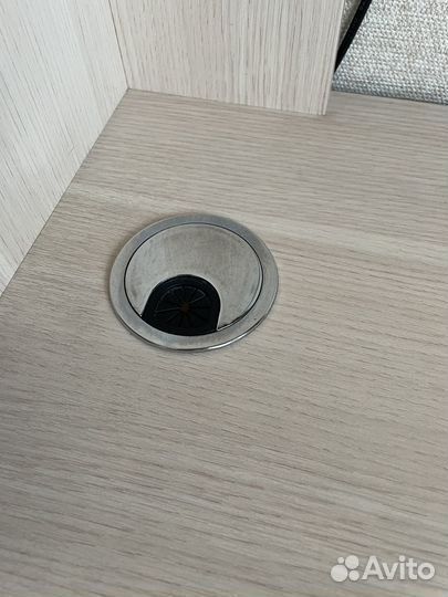 Компьютерный стол, школьный стол