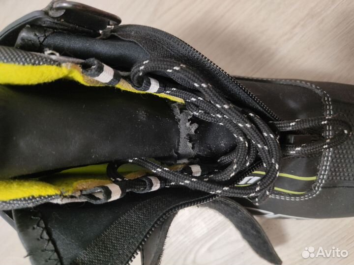 Лыжные ботинки