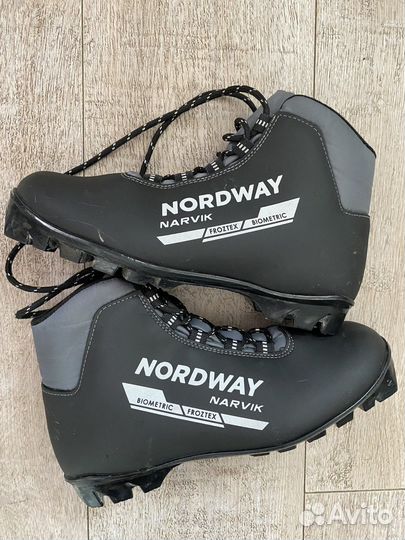 Лыжные ботинки