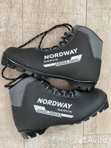 Лыжные ботинки