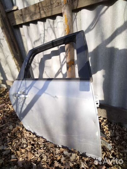 Задняя правая дверь opel астра j