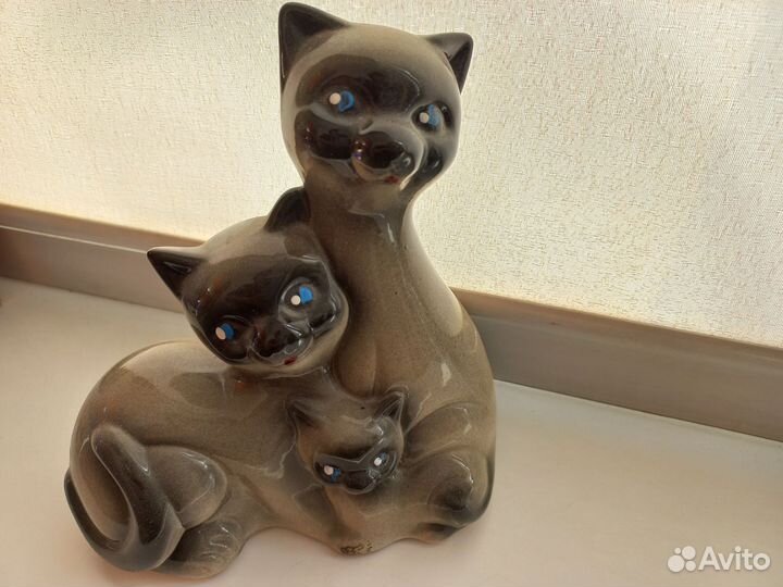 Статуэтка фарфор