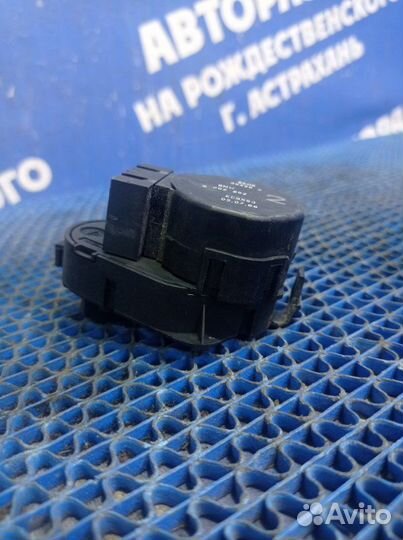 Моторчик заслонок отопителя Bmw E46 седан M52B25