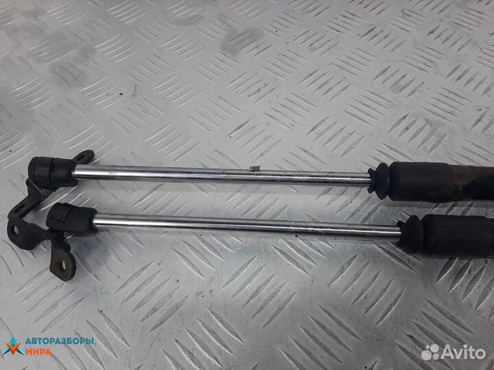 Амортизатор крышки багажника (3-5 двери) Lexus RX