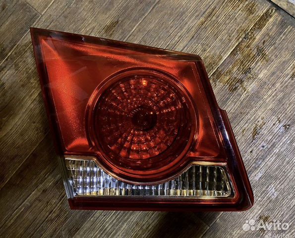 Задний левый внутренний фонарь Шевроле Круз седан