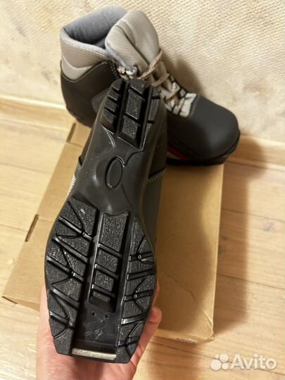 Лыжные ботинки детские 35 размер