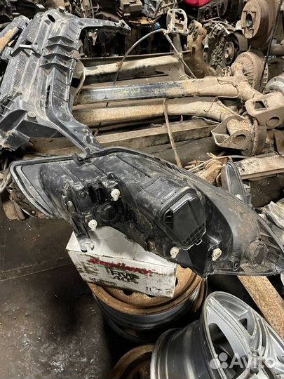 Левая фара Chery Bonus A13 с дефектом