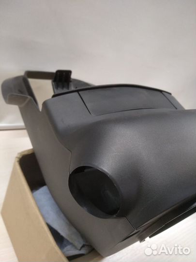 Панель рулевой колонки NissanTiida C13 484703SF2A