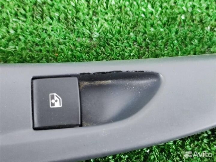 Кнопка стеклоподъемника Opel Zafira C 2014