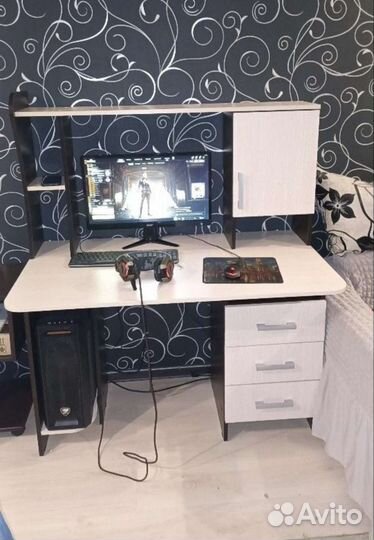 Компьютерный стол 5