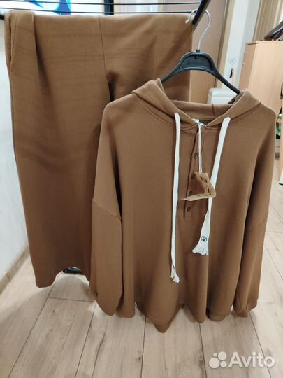 Спортивный костюм женский